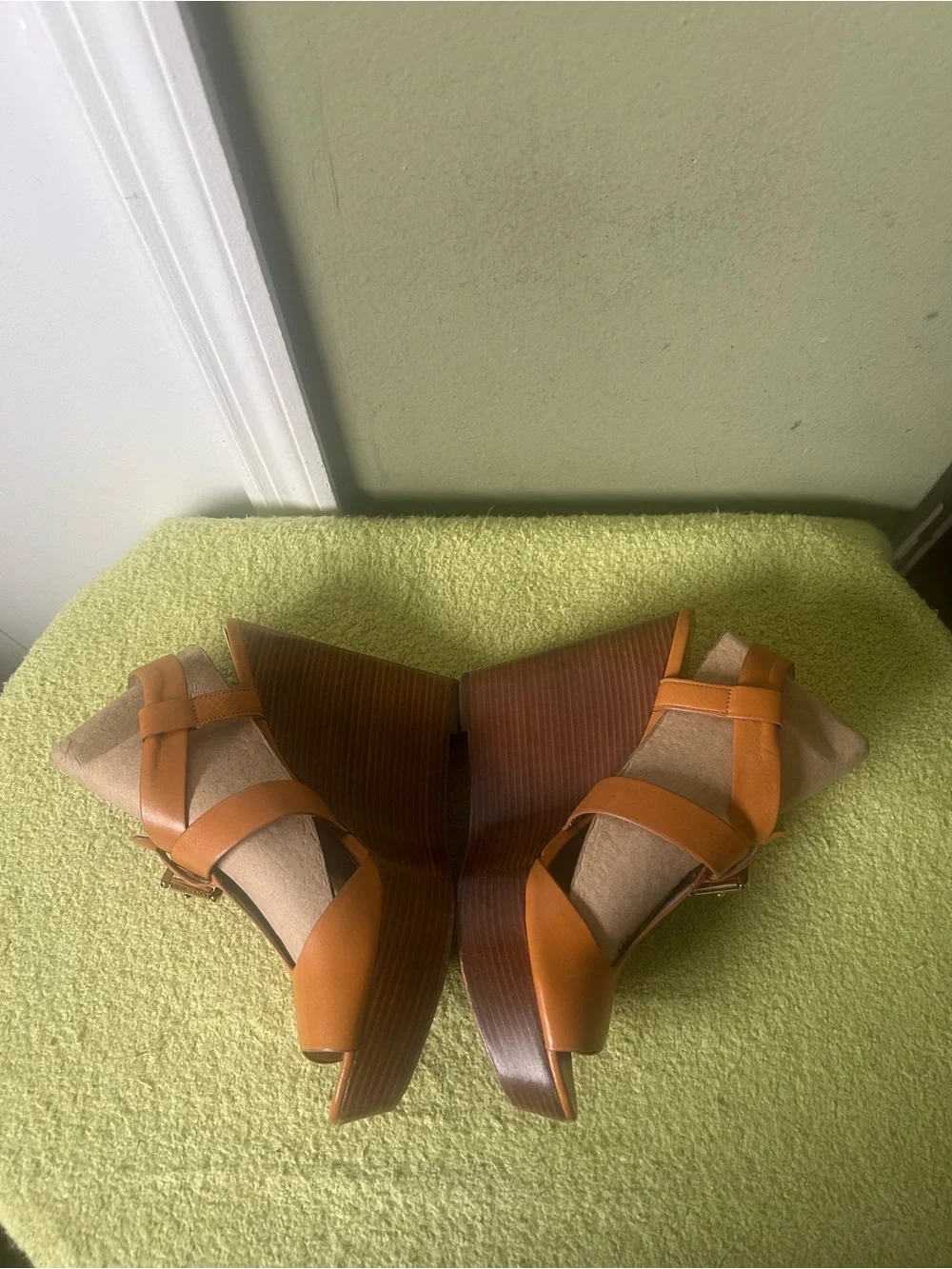 Like New Michael Kors Tan Leather Platform Wedge Sandals Sz 9